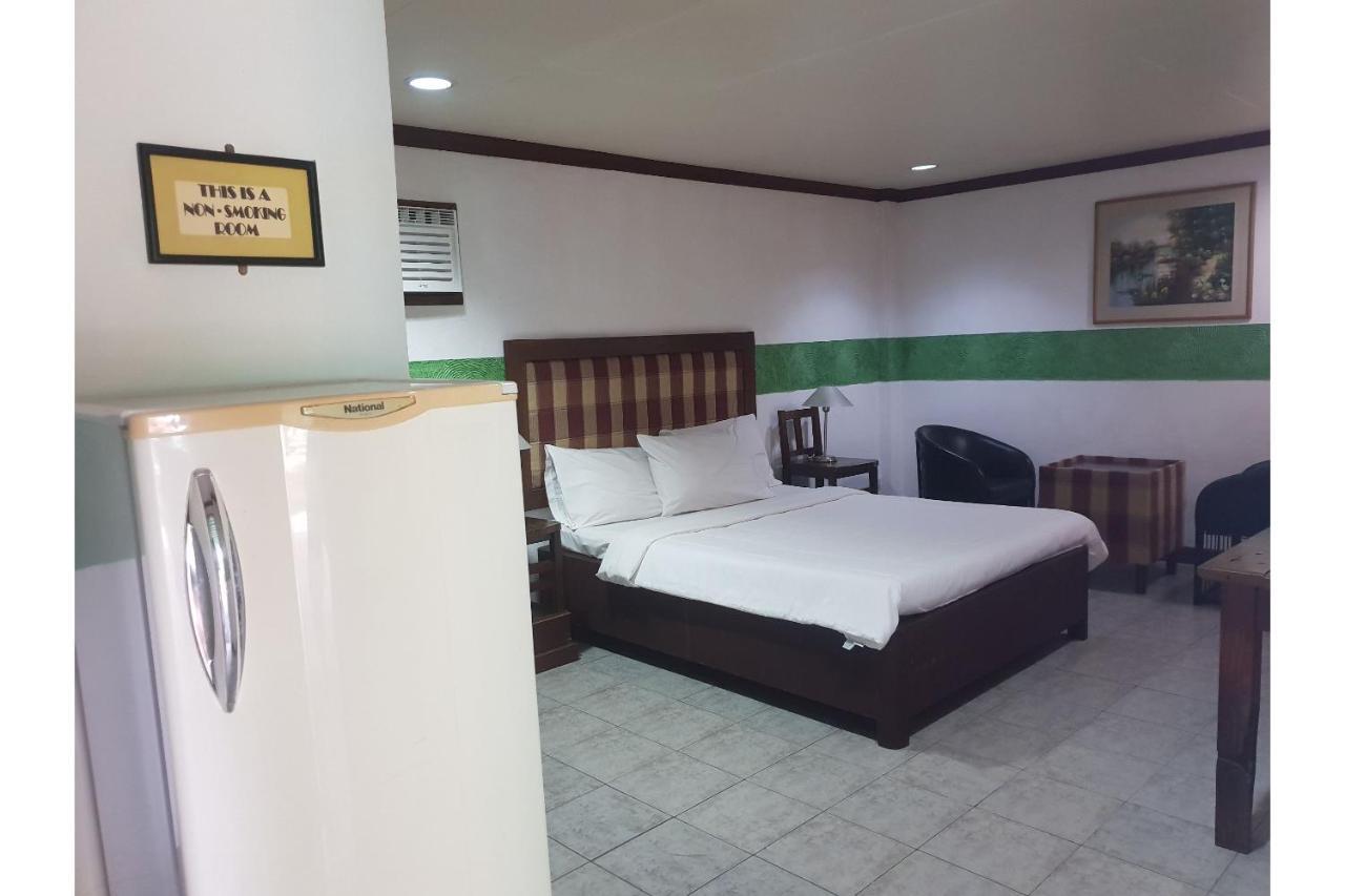 Saltimboca Tourist In Hotel Bacolod Exterior foto