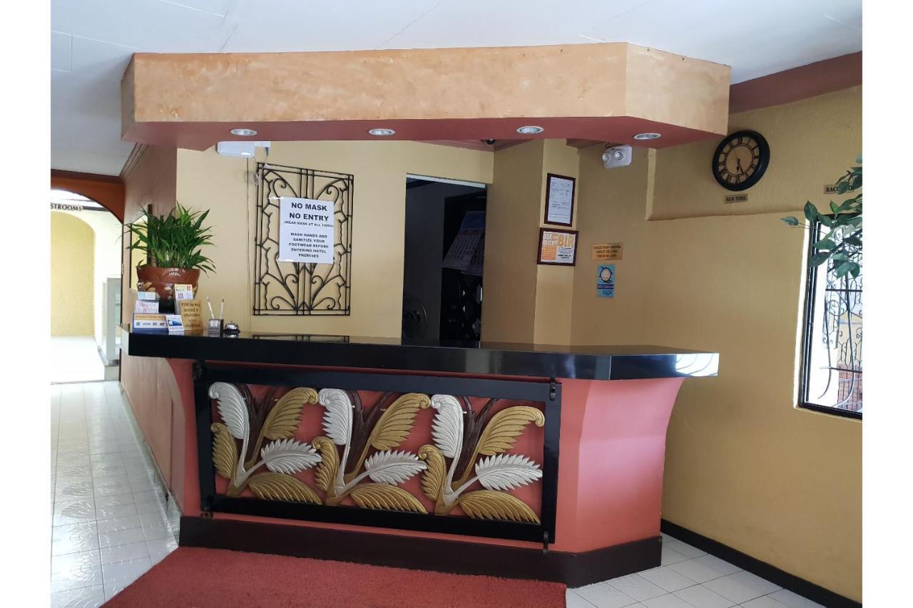 Saltimboca Tourist In Hotel Bacolod Exterior foto