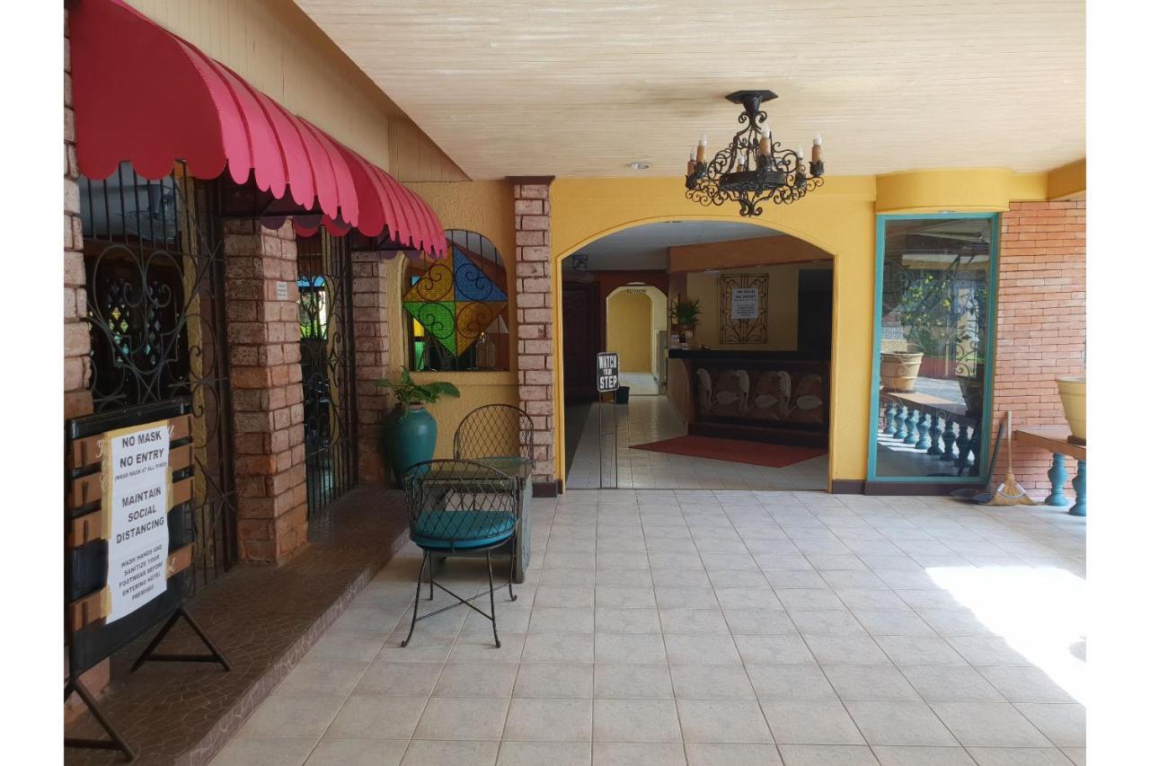 Saltimboca Tourist In Hotel Bacolod Exterior foto